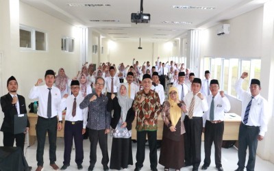 Peningkatan Profesi Guru & Tendik MTs Negeri 4 Bogor melalui Workshop IKM